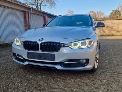 Gebraucht BMW 330 Sport Line 258 PS (189 kW) 2013 Silber Kombi