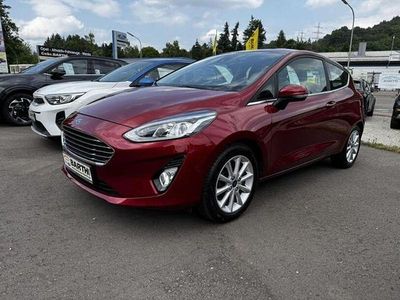 Gebraucht Ford Fiesta Titanium 101 PS (74 kW) 2018 Ruby rot (metallic) Kleinwagen