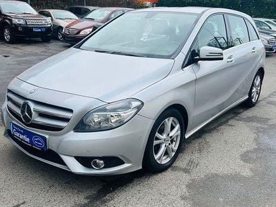 Usata Mercedes B180 122 CV (89 kW) 2012 Argento Monovolume