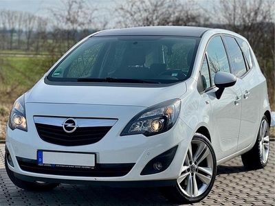 Gebraucht Opel Meriva Design Edition 140 PS (102 kW) 2011 Weiß Van / Kleinbus