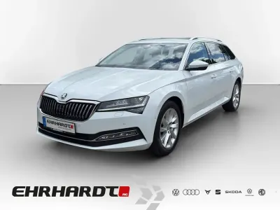 Gebraucht Skoda Superb Style 200 PS (147 kW) 2023 Moonweiss metallic Kombi