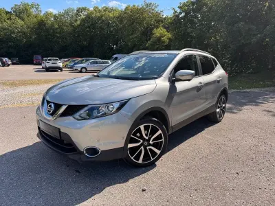 Gebraucht Nissan Qashqai Tekna 163 PS (119 kW) 2017 Silber SUV