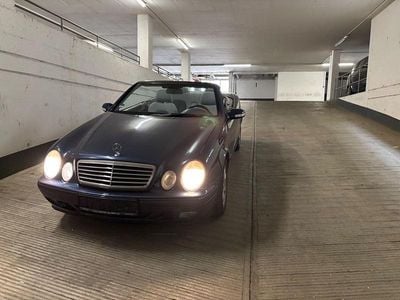 Second-hand Mercedes CLK230 Avantgarde 197 CP (144 kW) 2000 Albastru Cabrio