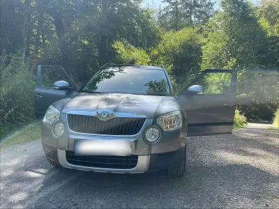 Gebraucht Skoda Yeti 105 PS (77 kW) 2012 Grau SUV