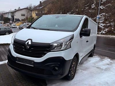Weiß Gebraucht 2017 Renault Trafic Van / Kleinbus | 16.100 € (Fairer Preis)
