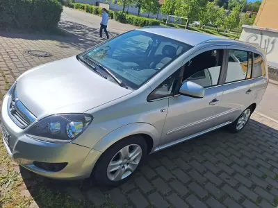 Gebraucht Opel Zafira Innovation 116 PS (85 kW) 2011 Van / Kleinbus