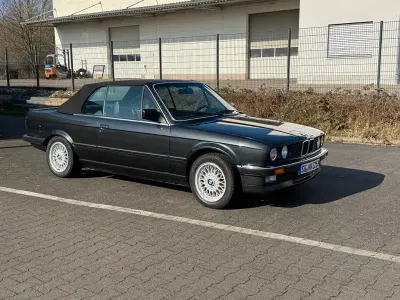 Gebraucht BMW 325 Performance 171 PS (125 kW) 1989 Schwarz Cabrio