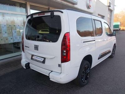 Weiß Gebraucht 2024 Fiat Doblò Van / Kleinbus | 40.590 €