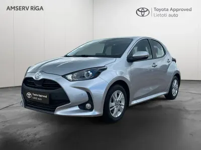 Gebraucht Toyota Yaris Hybrid Active 92 PS (67 kW) 2025 Silber Limousine