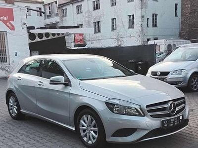 Usata Mercedes A180 122 CV (89 kW) 2014 Argento Utilitaria