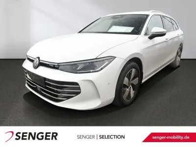 Gebraucht VW Passat Elegance 150 PS (110 kW) 2024 Pure white Kombi