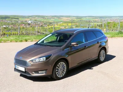 Gebraucht Ford Focus Titanium 150 PS (110 kW) 2017 Braun Limousine