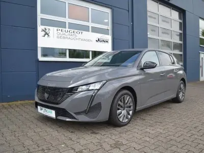 Gebraucht Peugeot 308 Allure 131 PS (96 kW) 2023 Selenium grau (metallic) Limousine