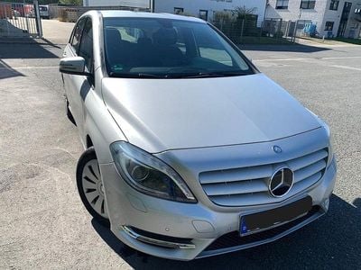 Usata Mercedes B200 136 CV (100 kW) 2012 Argento Monovolume