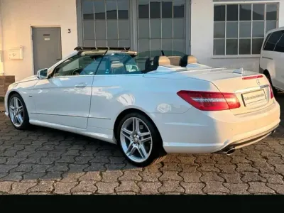Gebraucht Mercedes E350 AMG 265 PS (194 kW) 2011 Weiß Cabrio