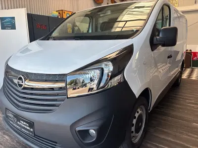 Gebraucht Opel Vivaro 121 PS (88 kW) 2018 Weiß Van / Kleinbus