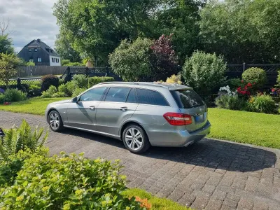 Gebraucht Mercedes E250 204 PS (150 kW) 2012 Grau Kombi
