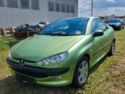 Gebraucht Peugeot 206 CC 110 PS (80 kW) 2002 Grün Cabrio