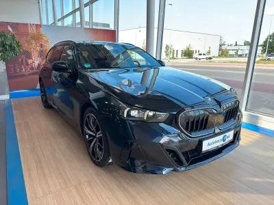 Gebraucht BMW 540 M Sport 303 PS (222 kW) 2025 Schwarz Kombi