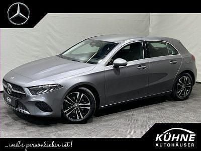 Grau Gebraucht 2024 Mercedes A200 Advanced Limousine | 27.450 € (Fairer Preis)