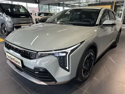 Neu Kia K4 Spirit 150 PS (110 kW) 2026 Grau Limousine