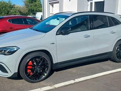 Grau Gebraucht 2025 Mercedes GLA45 AMG AMG SUV | 87.500 €