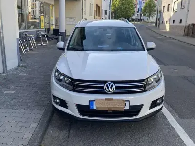 Gebraucht VW Tiguan Sportline 122 PS (89 kW) 2013 Weiß SUV