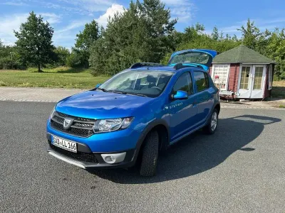 Gebraucht Dacia Sandero Stepway Ambiance 90 PS (66 kW) 2015 Blau Limousine