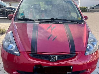 Usata Honda Jazz LS 83 CV (61 kW) 2003 Rosso Utilitaria