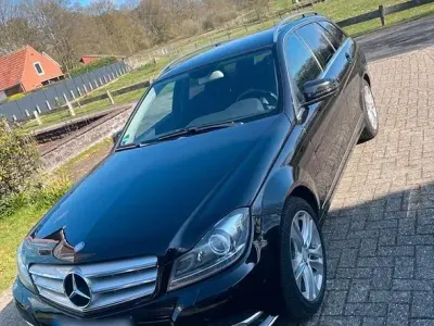 Gebraucht Mercedes C250 204 PS (150 kW) 2014 Schwarz Kombi