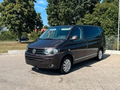 Gebraucht VW Multivan 179 PS (131 kW) 2011 Violet Van / Kleinbus