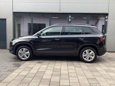 Black magic perleffekt Gebraucht 2024 Skoda Karoq Selection SUV | 30.550 € (Fairer Preis)