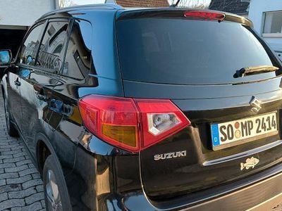 Gebraucht Suzuki Vitara Comfort 120 PS (88 kW) 2018 Schwarz SUV