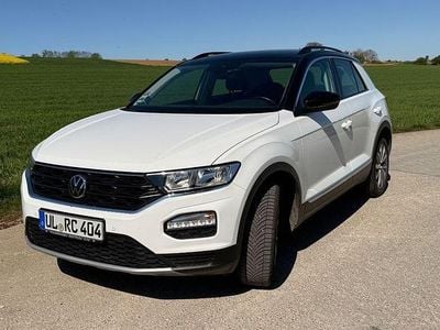 Second-hand VW T-Roc Style 150 CP (110 kW) 2021 Alb SUV