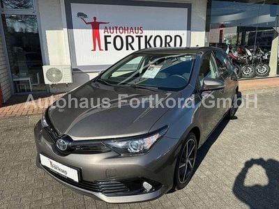 Gebraucht Toyota Auris Team 117 PS (86 kW) 2019 Magan grau bronze metallic Kleinwagen