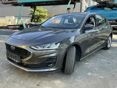 Gebraucht Ford Focus Cool & Connect 125 PS (91 kW) 2022 Grau Limousine