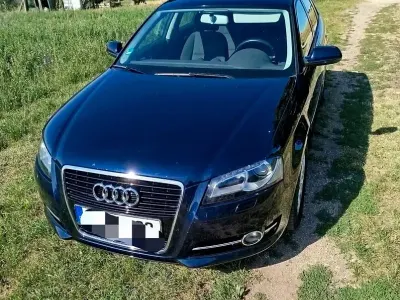 Gebraucht Audi A3 Ambiente 105 PS (77 kW) 2013 Blau Limousine