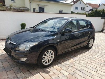 Gebraucht Hyundai i30 Style 109 PS (80 kW) 2010 Schwarz Limousine