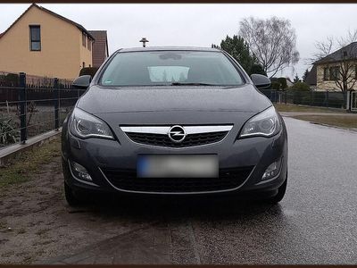 Gebraucht Opel Astra 116 PS (85 kW) 2010 Grau Limousine