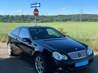 Gebraucht Mercedes C230 192 PS (141 kW) 2004 Schwarz Coupé