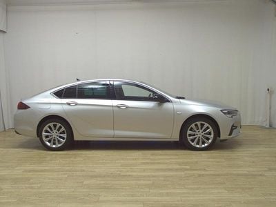 Silber Gebraucht 2022 Opel Insignia Business Limousine | 16.380 € (Guter Preis)