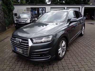Grau Gebraucht 2017 Audi SQ7 Sport SUV | 37.950 € (Fairer Preis)