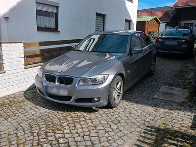 Gebraucht BMW 320 177 PS (130 kW) 2009 Grau Limousine