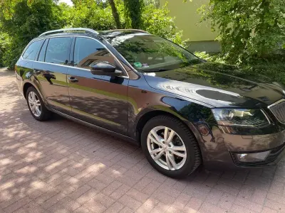 Gebraucht Skoda Octavia Elegance 140 PS (102 kW) 2014 Schwarz Kombi
