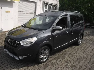 Gebraucht Dacia Dokker Stepway 131 PS (96 kW) 2020 Kometengrau Van / Kleinbus