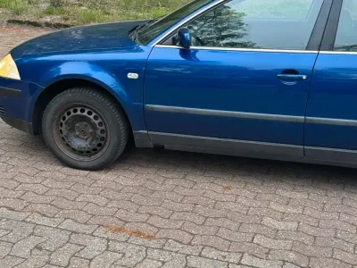 Używany VW Passat 130 KM (95 kW) 2001 Niebieski Kombi