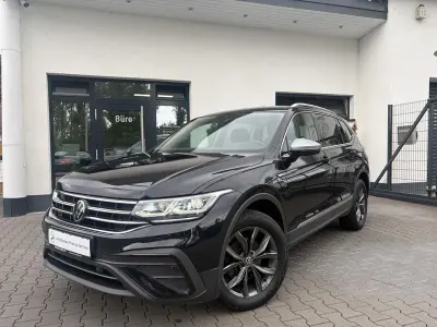 Gebraucht VW Tiguan Allspace Life 150 PS (110 kW) 2022 Schwarz SUV