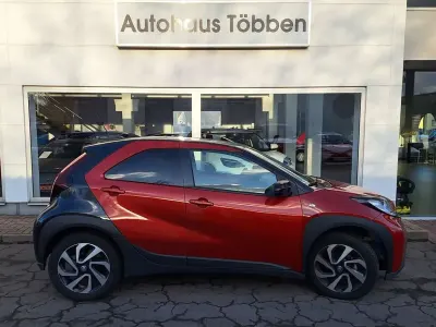 Gebraucht Toyota Aygo X Comfort 72 PS (52 kW) 2023 Chili red SUV