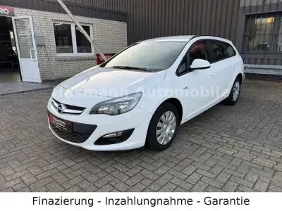 Usata Opel Astra Edition 116 CV (85 kW) 2015 Bianco Station wagon