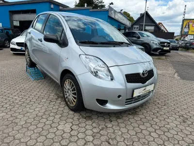 Gebraucht Toyota Yaris Cool 87 PS (63 kW) 2007 Silber Kleinwagen